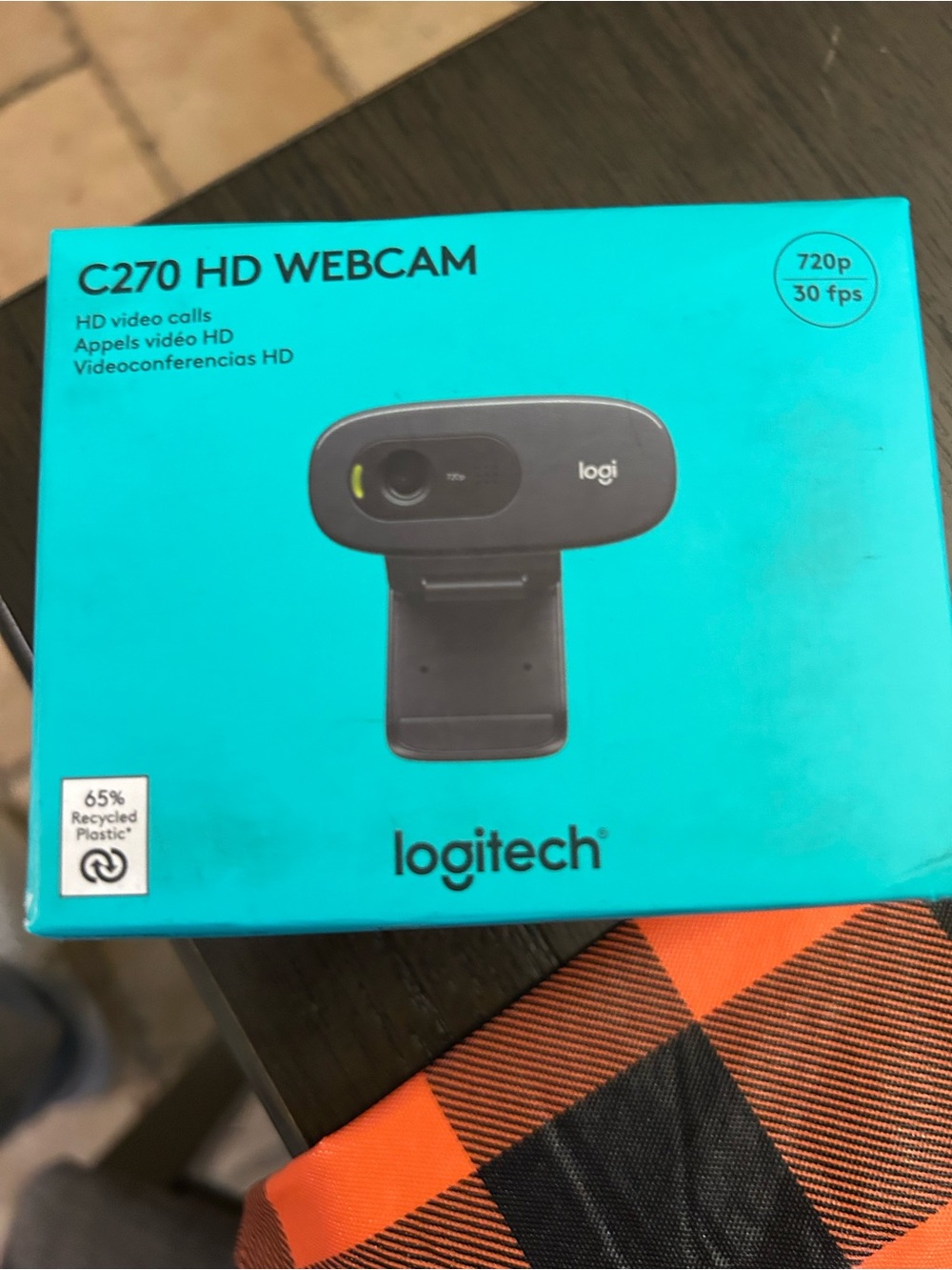 Logitech C270 HD Webcam - Black on Teal Box